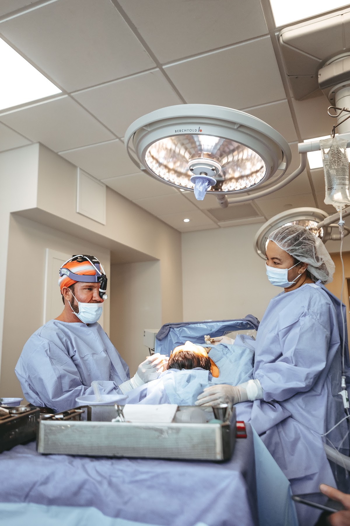 Inside Dr. Cory Torgerson Facial Cosmetic Surgery & Laser Centre | Facelift • Blepharoplasty • Lip Filler • Rhinoplasty Toronto in Toronto, photo 3