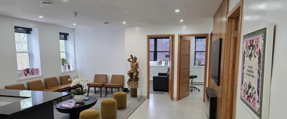 Dr. Alex Viezel-Mathieu - Plastic and Cosmetic Surgeon | Chirurgie Plastique & Esthétique in Montreal, Quebec