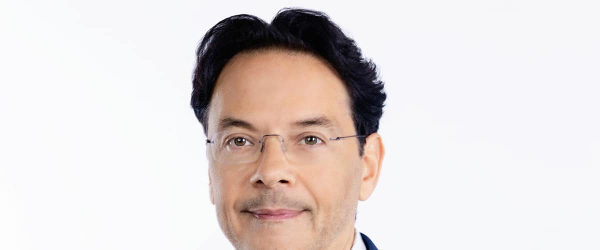 Dr. Richard Swift, MD: Plastic Surgeon NYC, Buccal Fat Removal, Deep Plane Facelift and Chin Liposuction in Manhattan, New York