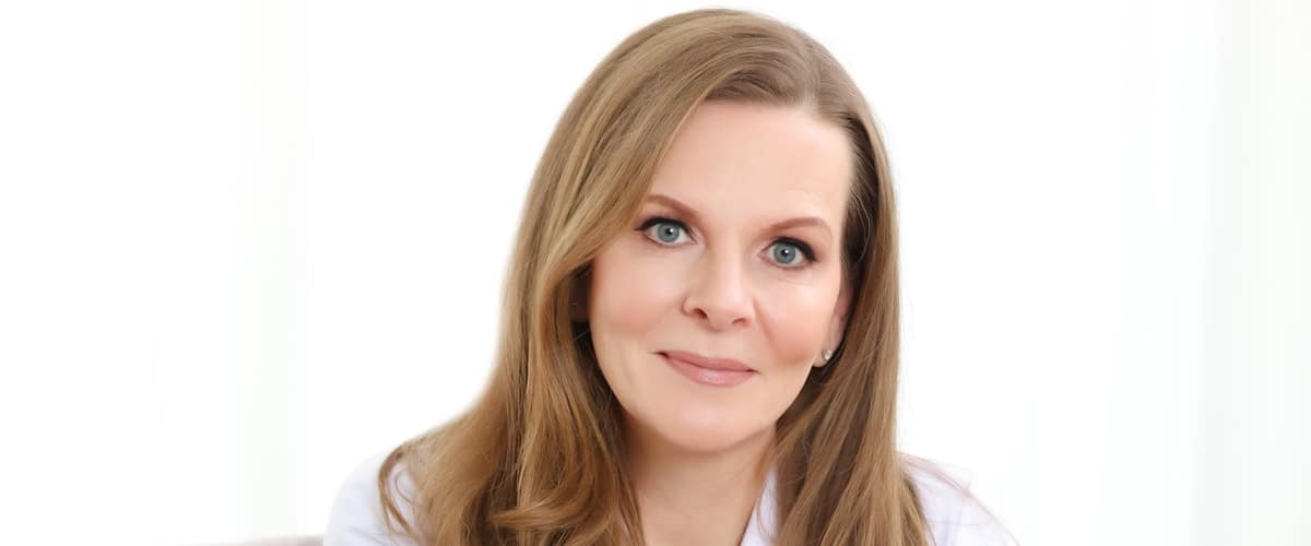 Lisa J. Peters, MD - Plastic Surgery & Medical Spa in Oak Brook, Illinois