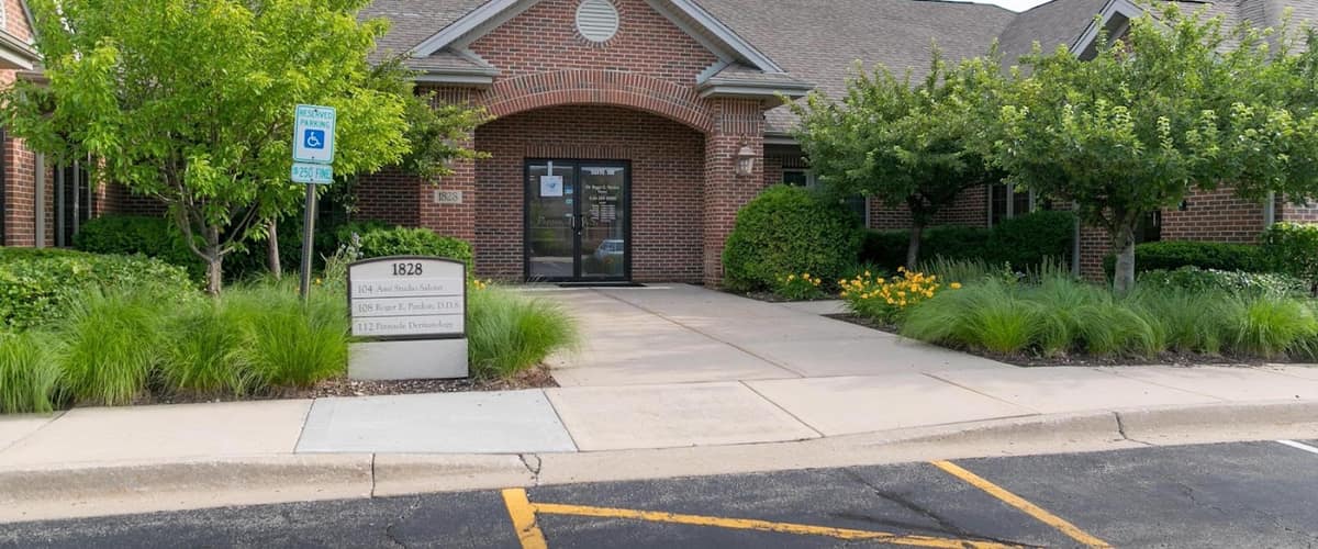 Pinnacle Dermatology - Naperville - 2323 Naperville in Naperville, Illinois