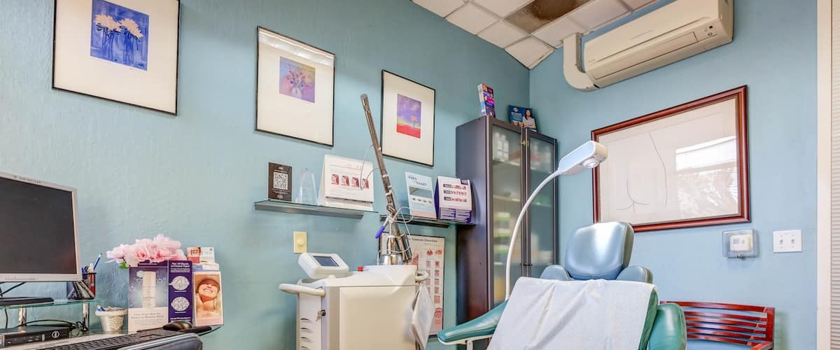 Rex Moulton-Barrett, MD Plastic Surgery & MediSpa in Los Angeles, California
